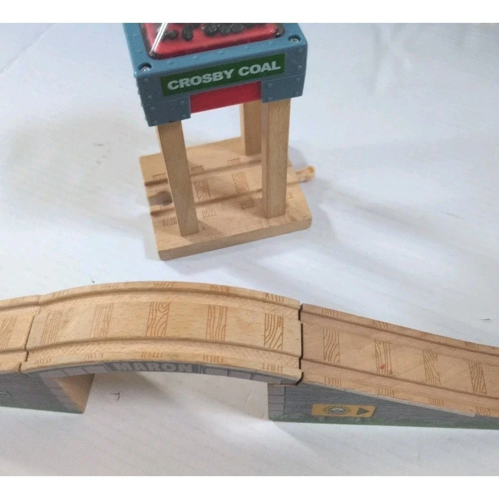 Thomas The Train Wooden Crosby Coal Station Maron Bridge & Fred Pelhay Coal